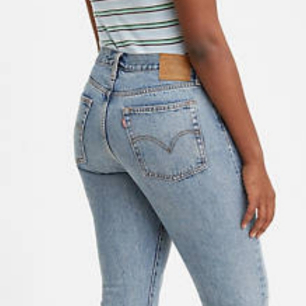 Levi's Wedgie (Icon) "mom" straight leg jean's 29